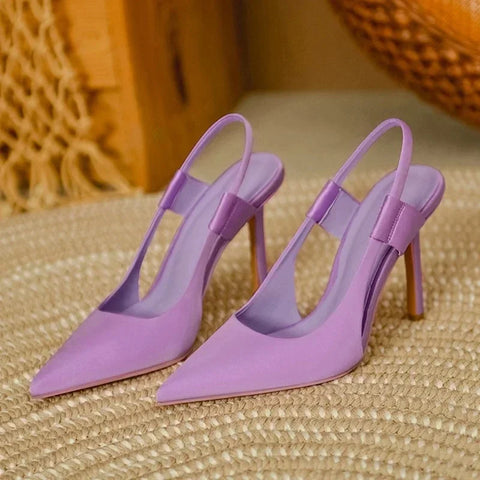 Scarpin Feminino Salto Fino Com Tira em cetim com bico fino, elegância e conforto para todas as ocasiões.