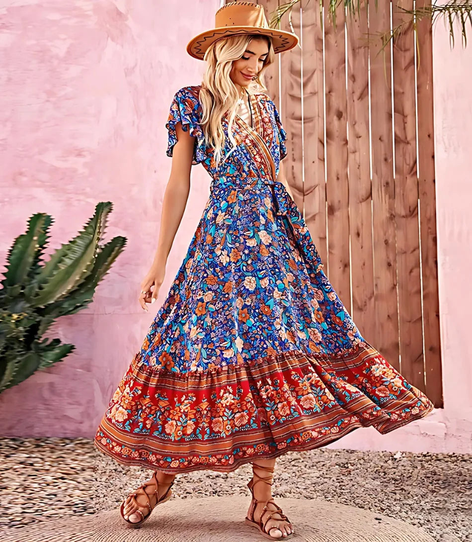 Vestido Boho Longo Estampado com Decote V e Manga Curta