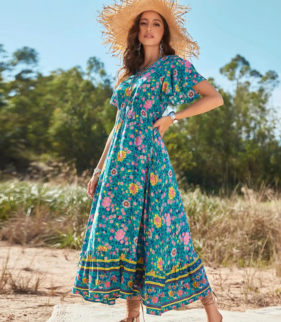 Vestido Boho Longo Estampado com Decote V e Manga Curta