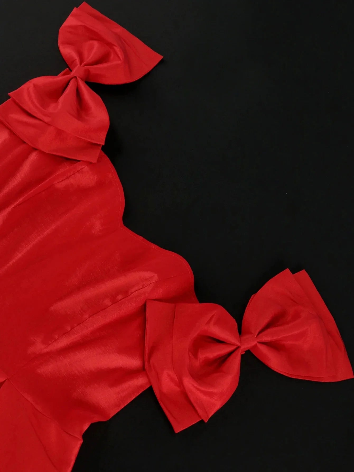 Vestido vermelho plus size Eros: Elegância e conforto em cada detalhe. Ideal para eventos especiais. Descubra seu tamanho perfeito agora