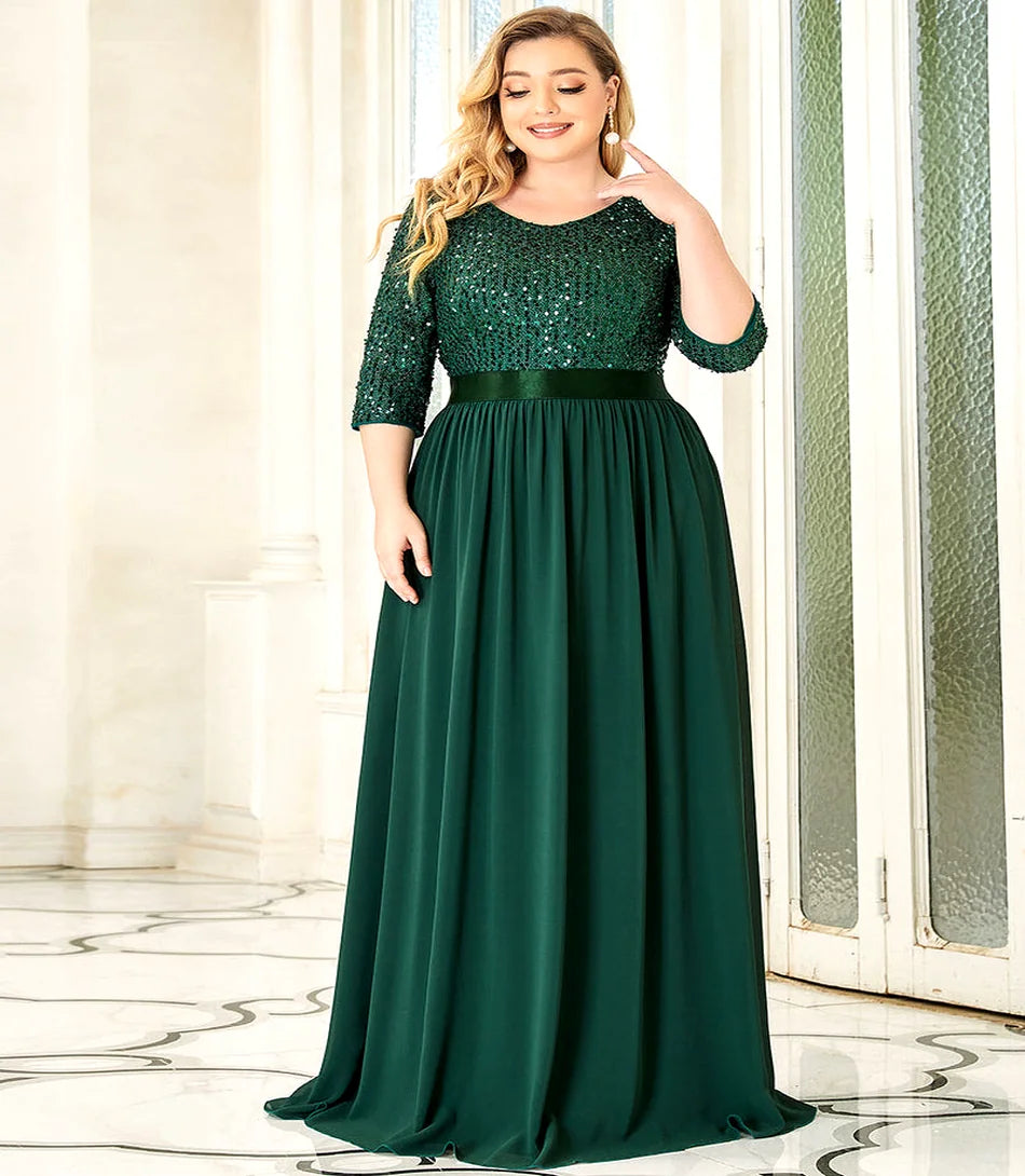 Vestido Festa Longo Plus Size Elegante com renda e paetês, mangas 3/4, perfeito para eventos formais como casamentos e festas de gala.