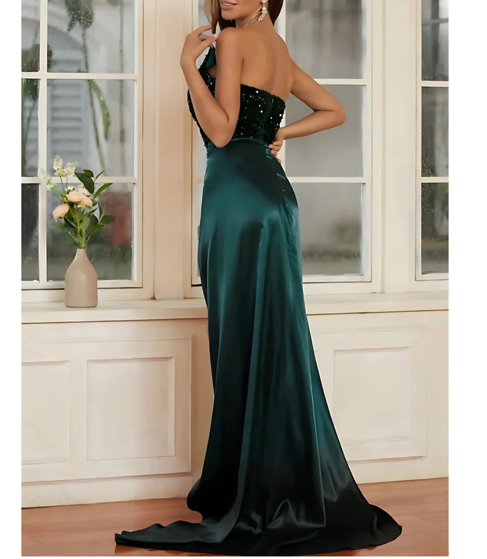 vestido longo de festa tomara que caia com calda para casamentos, formatura, madrinha e festa, verde.