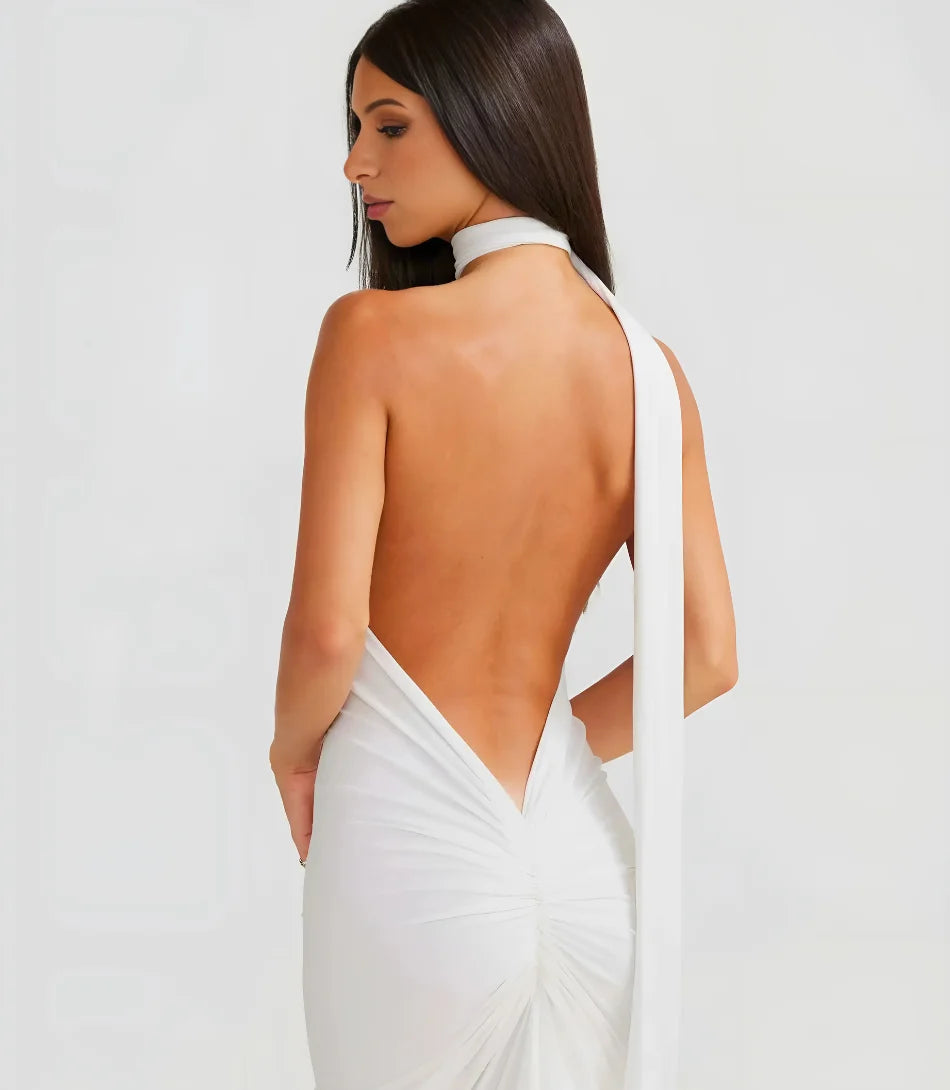 Vestido longo de festa ombro só com fenda e drapeado, elegância para casamentos e formaturas. Disponível na loja Anellimn&nbsp; com caimento impecável.