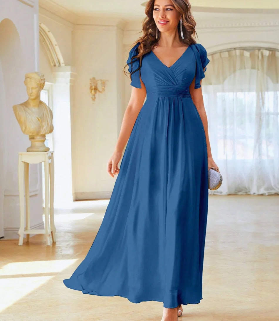 Vestido de festa longo elegante com decote V e mangas delicadas, ideal para eventos formais, em tecido leve e fluido.