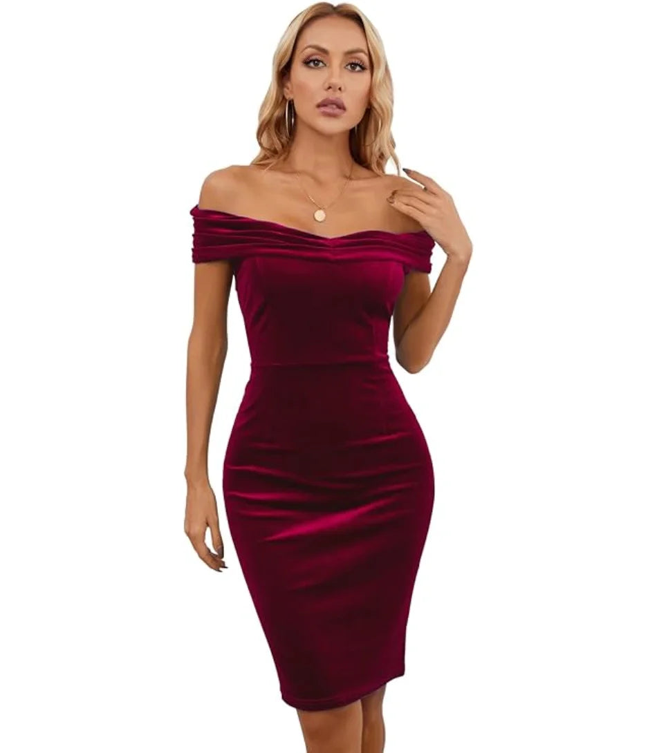 Vestido de Festa Midi Ombro a Ombro em veludo, corte ajustado, decote sensual, perfeito para ocasiões especiais.