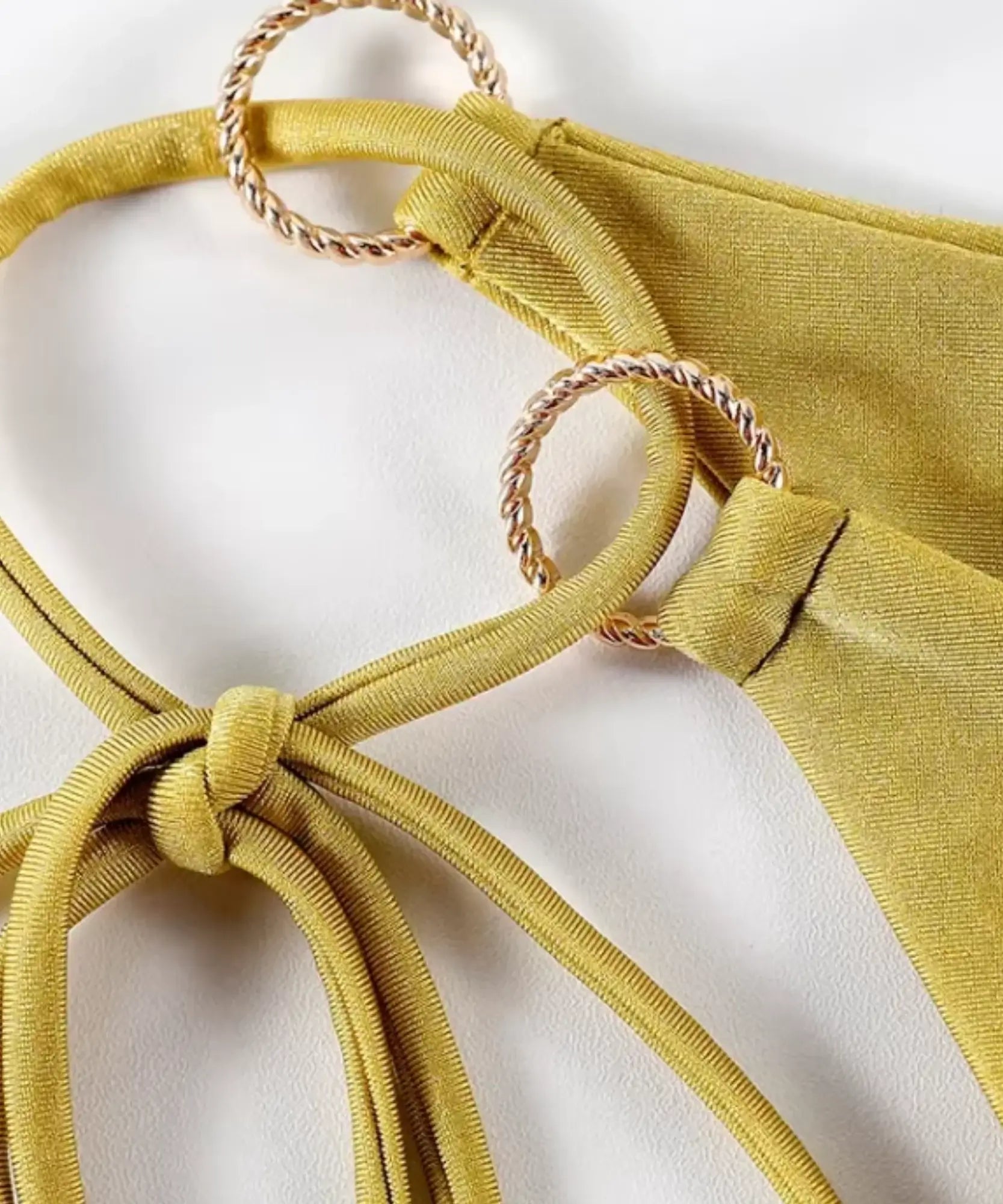 Comprar biquíni feminino com argola dourada poliamida franzido amarração lateral tanga barato