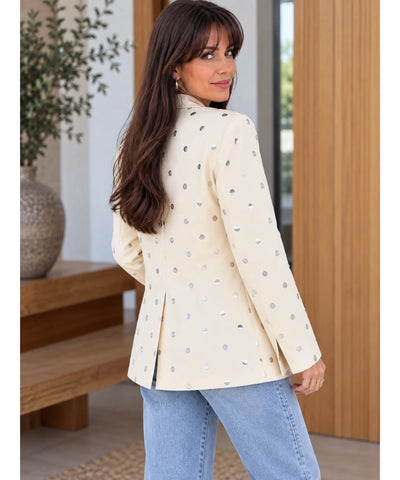 Blazer bege feminino oversized, vista de costas