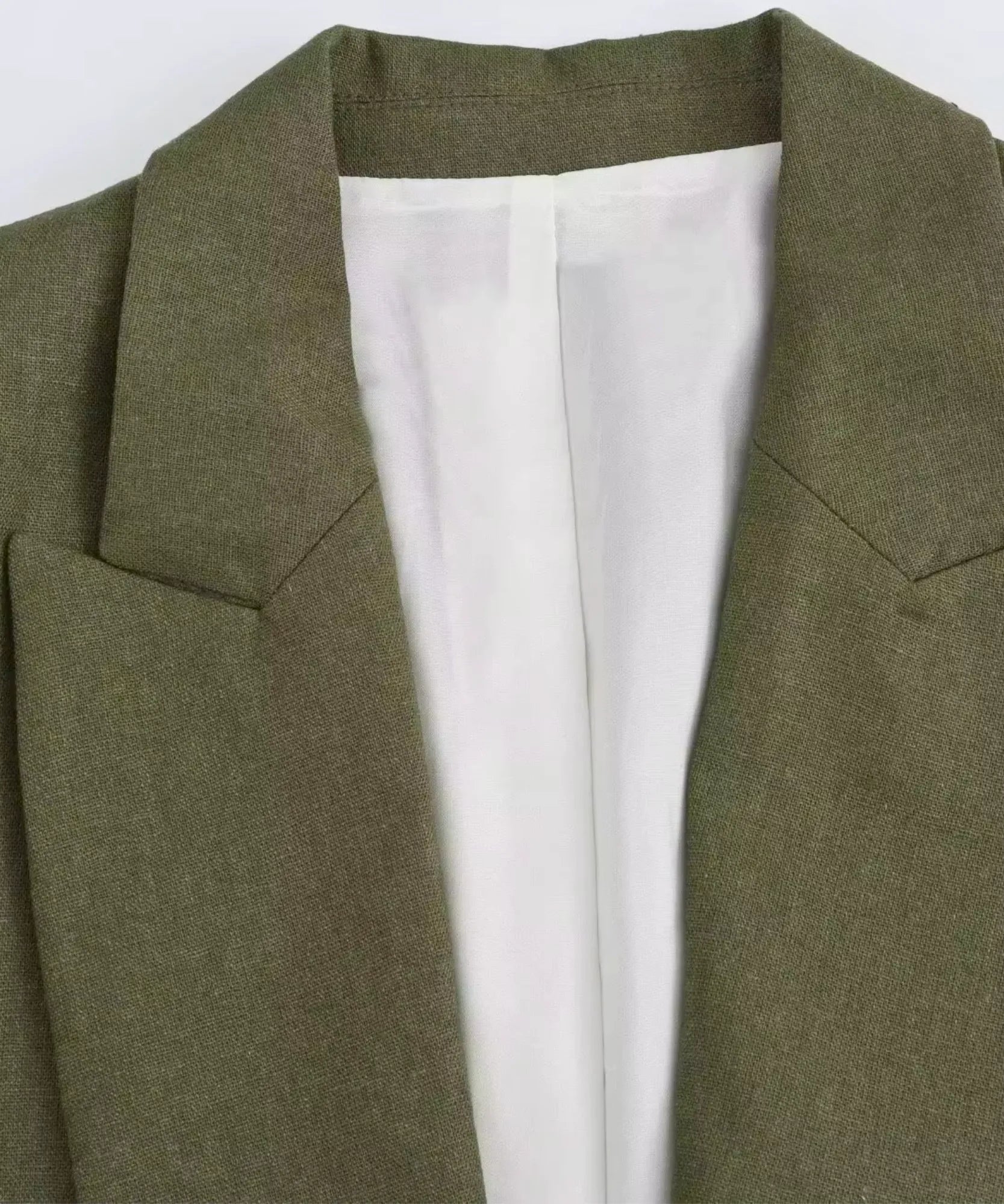 Blazer feminino alfaiataria linho manga 7/8 verde, detalhe da gola