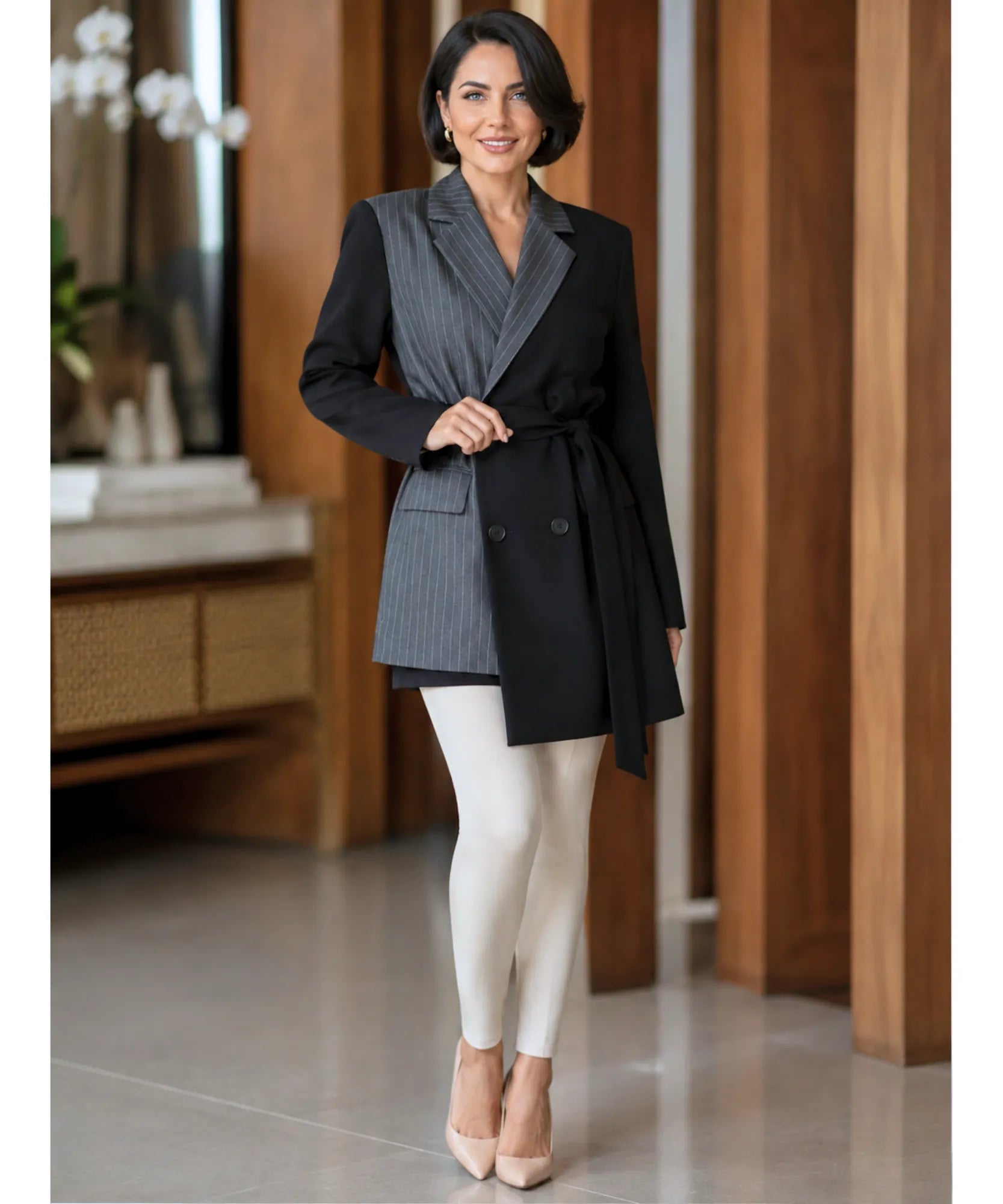 Comprar blazer feminino alfaiataria risca de giz oversized com cinto transpassado modelagem moderna em promoção ANELLIMN