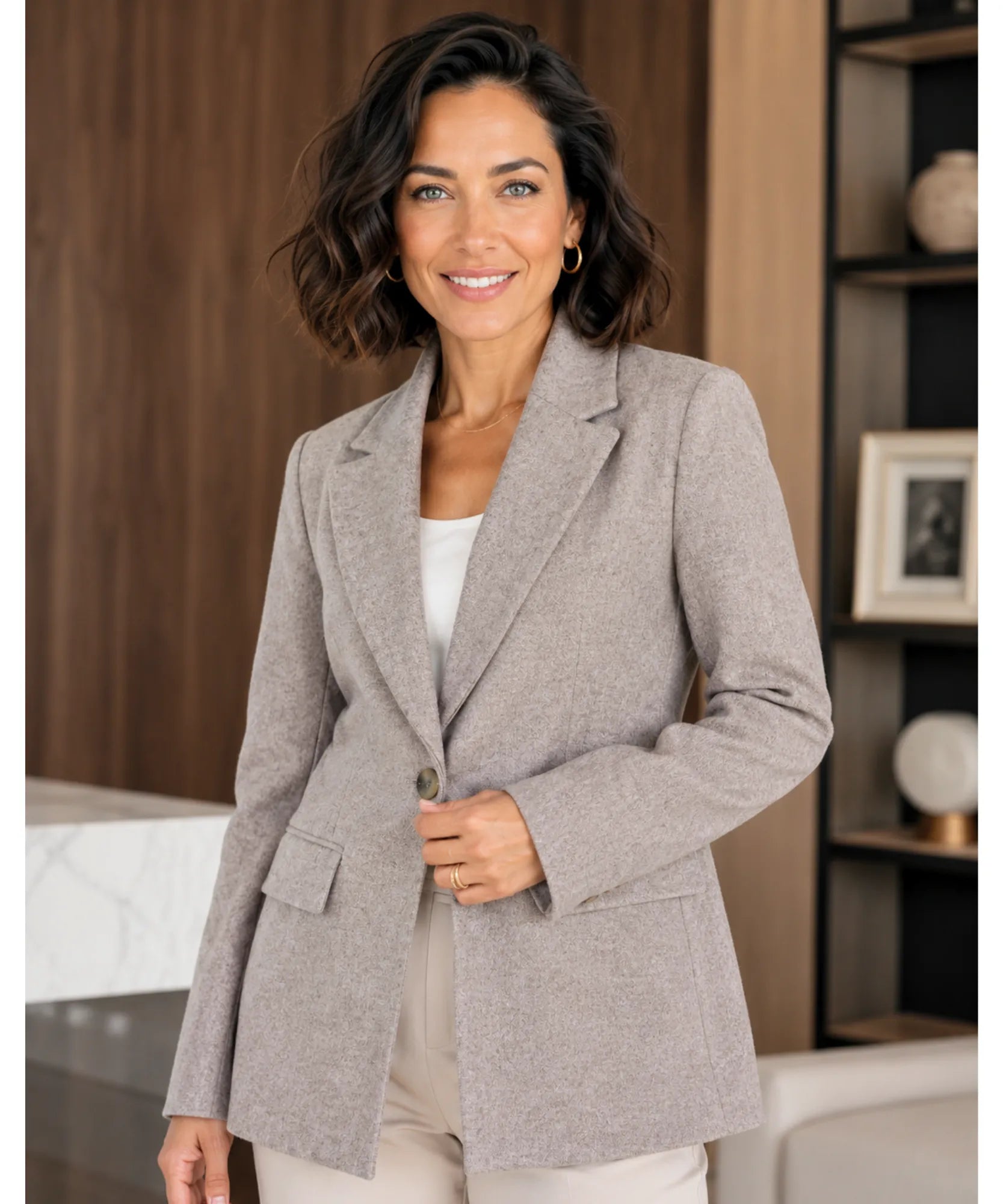 Comprar blazer feminino estruturado um botão bege em promoção Anellimn