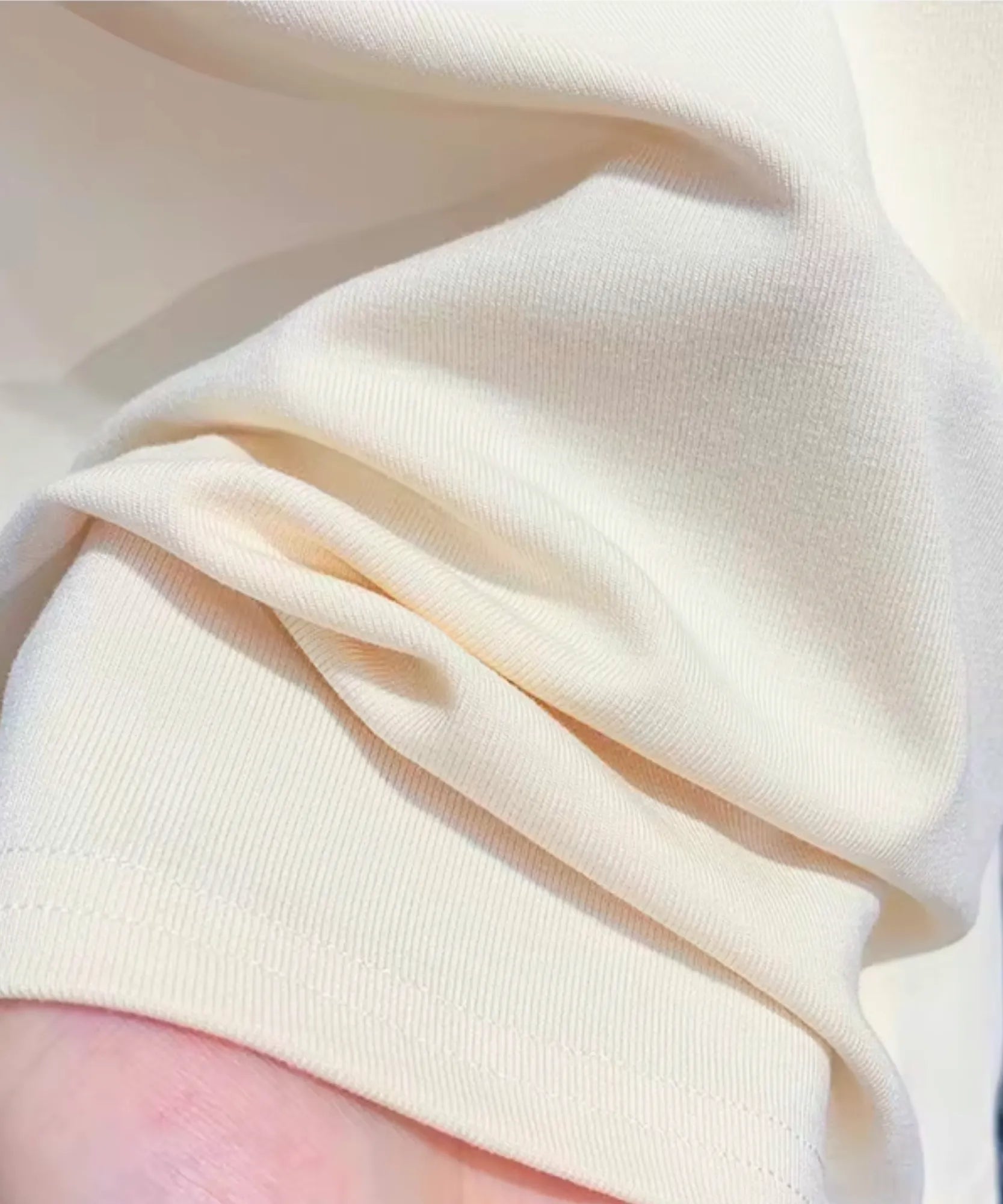 Comprar blusa básica feminina manga 7/8 bege detalhe barato Anellimn