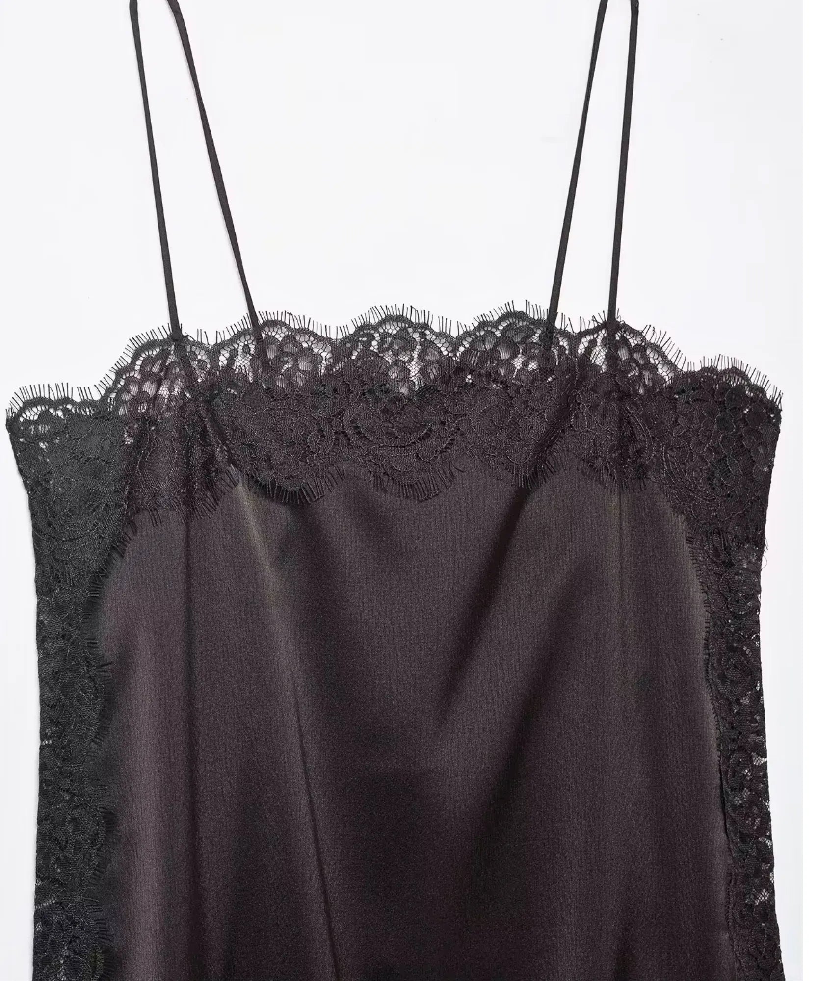 Comprar Blusa de Renda Cetim Alça Fina acabamento delicado barato em promoçao ANELLIMN