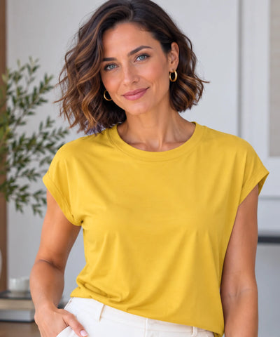 Blusa feminina básica amarela de manga curta em modal