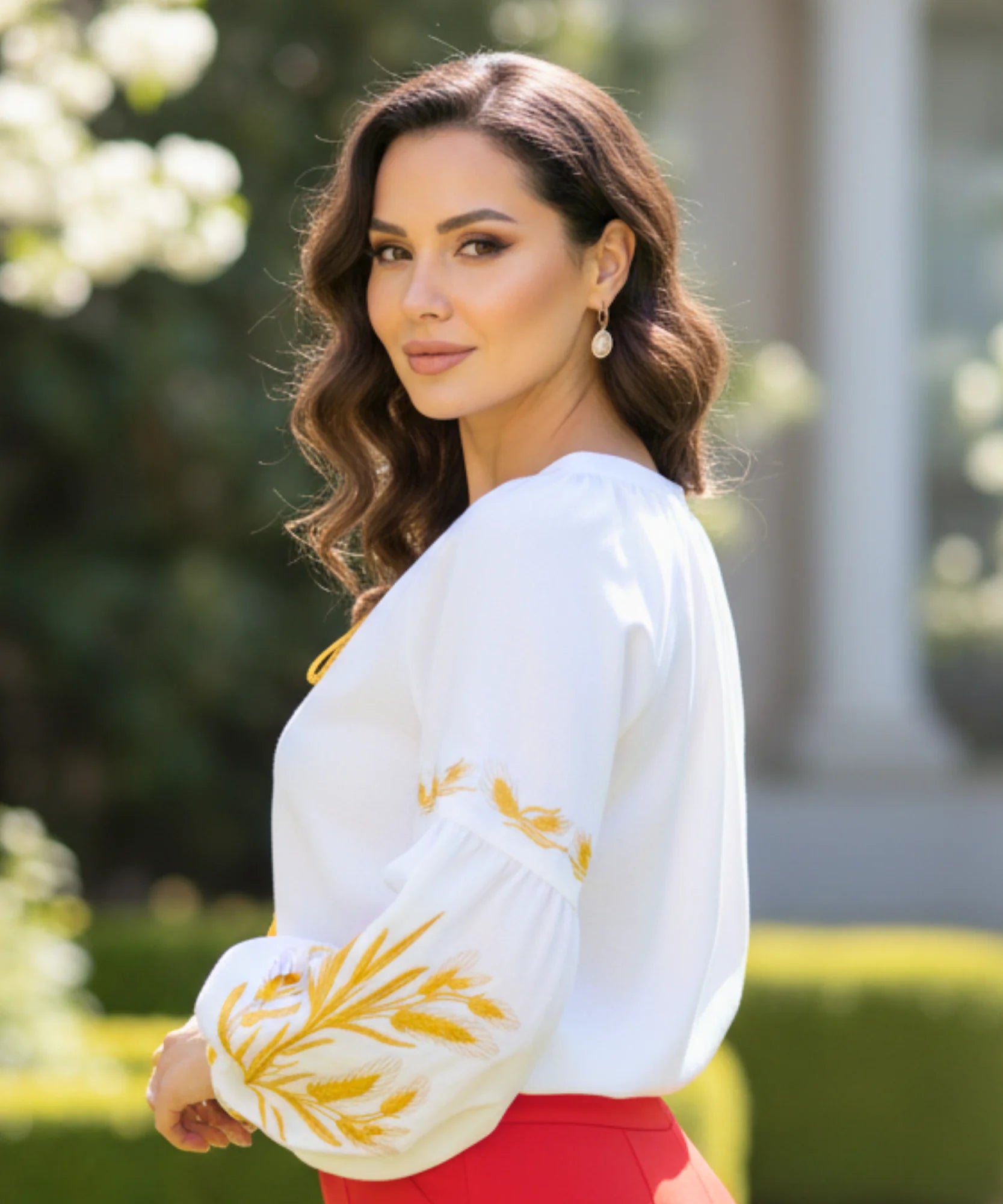 Comprar blusa feminina manga bufante bordada decote canoa elegante casual barato ou em promoção