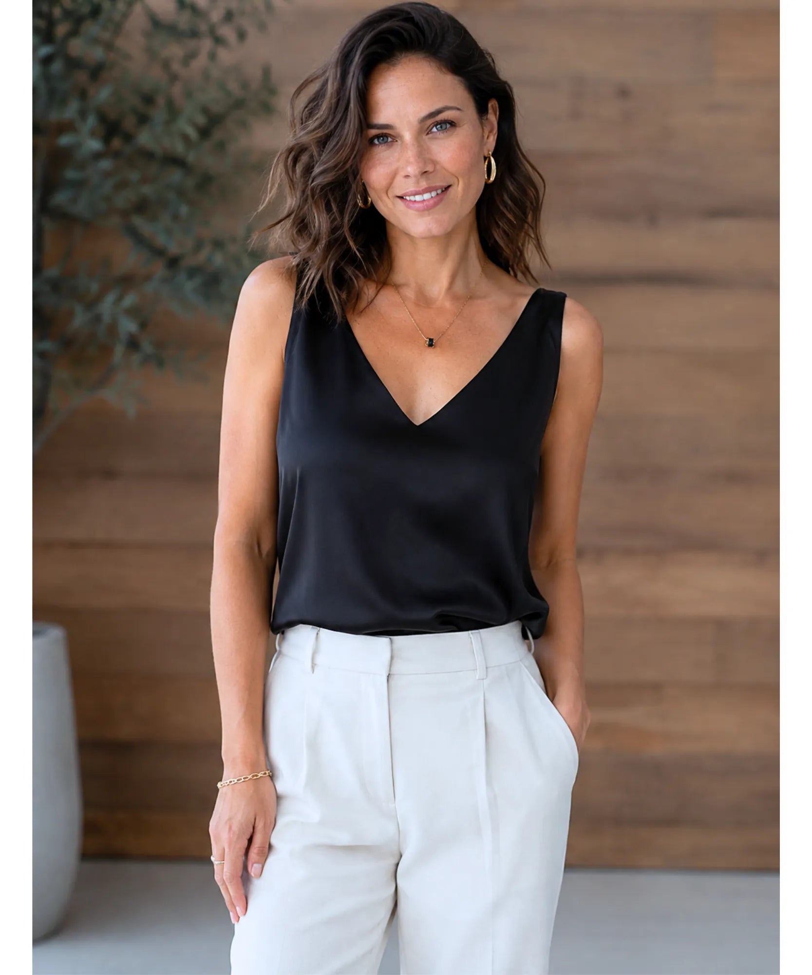 Comprar blusa feminina social de cetim com decote para looks sofisticados de trabalho ou eventos noturnos barato ANELLIMN