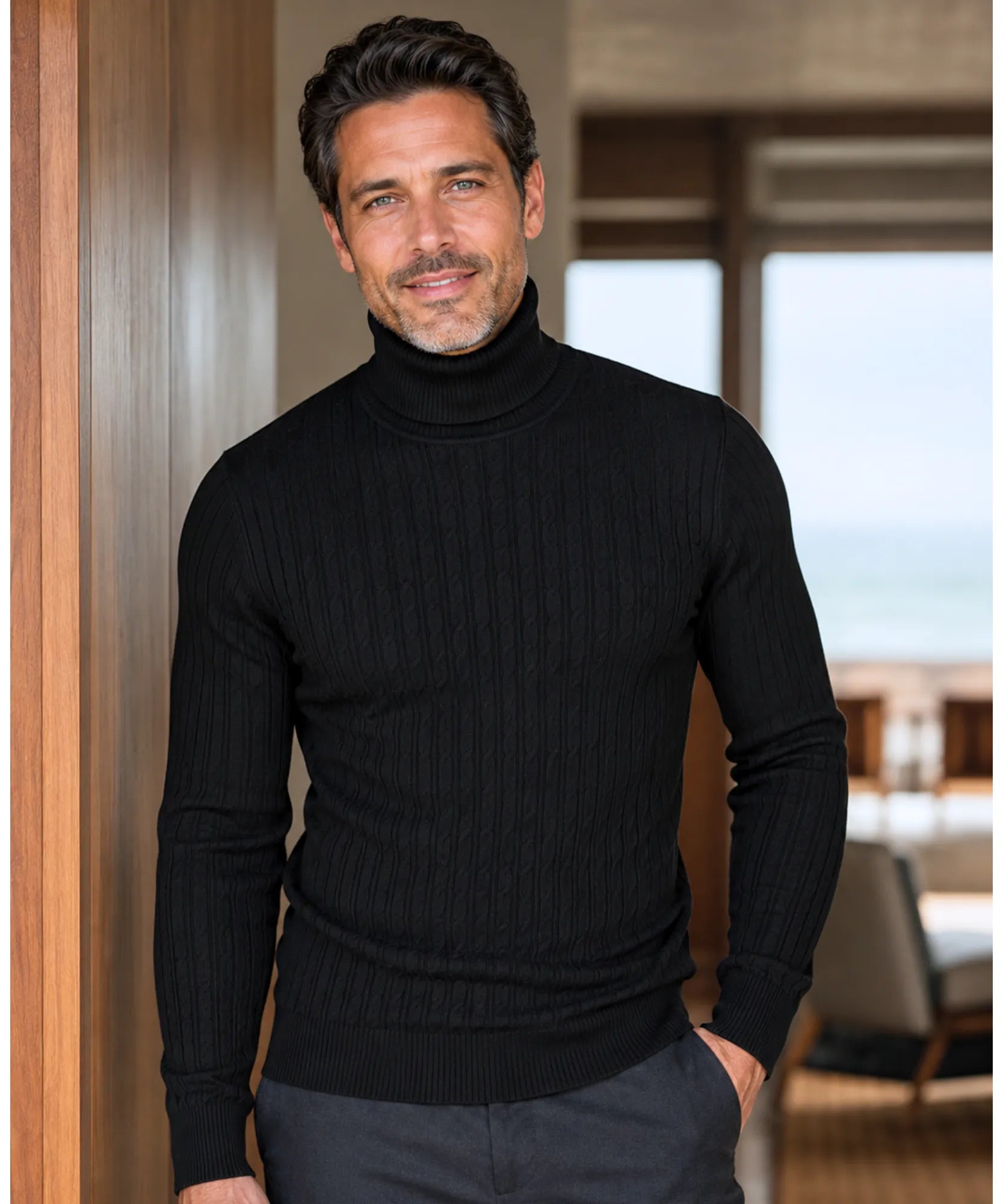 Blusa masculina gola alta tricot preta combinada com calça escura