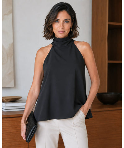 Blusa poá preta com gola alta halter