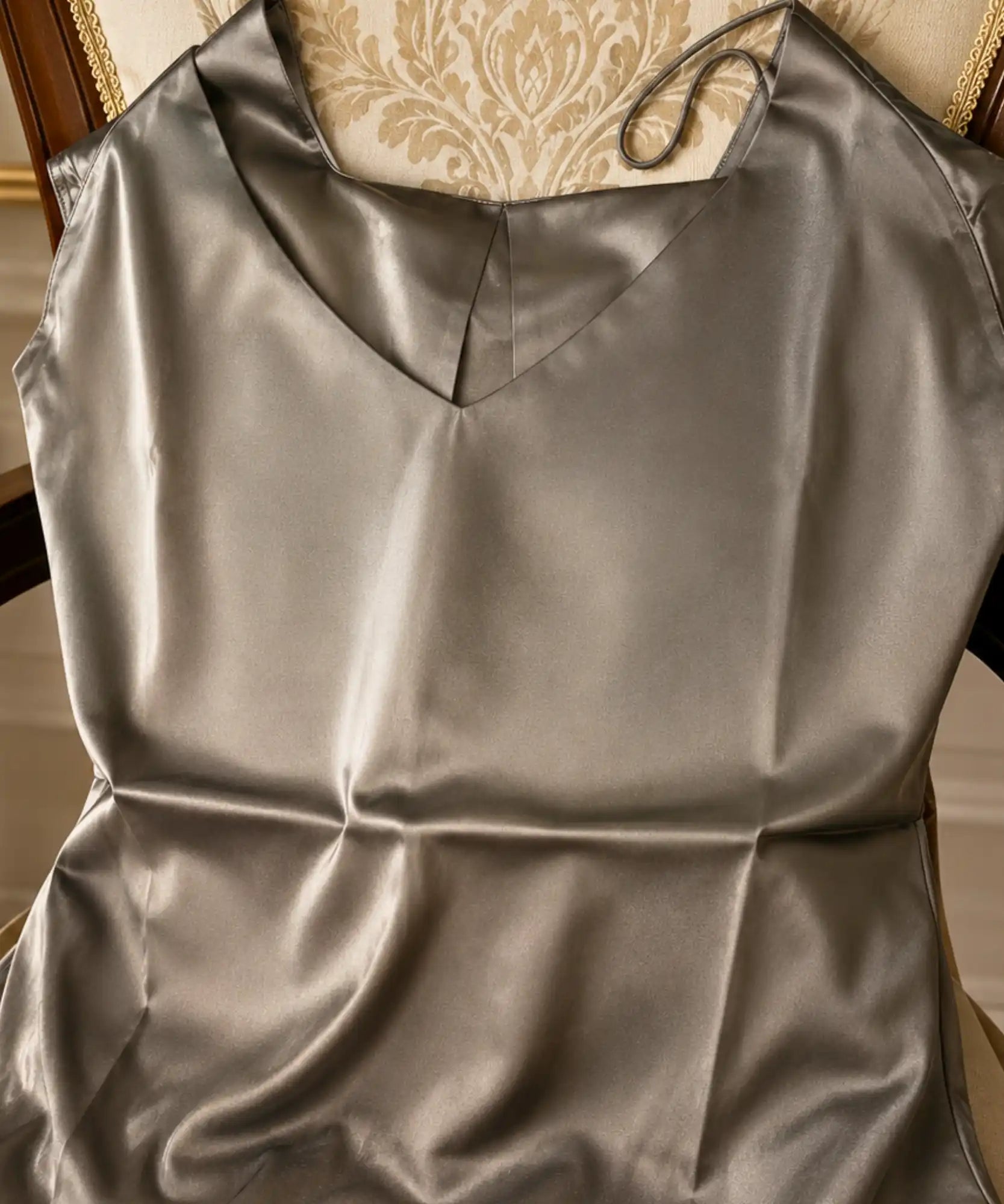 Comprar blusa regata feminina de cetim social para looks elegantes ou casuais executivos em promoção ANELLIMN