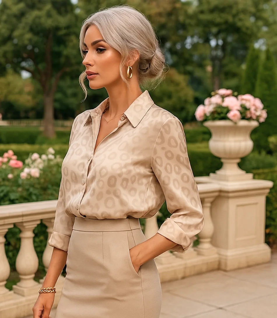 Comprar blusa social feminina em cetim seda champagne para escritório, reuniões e looks casuais refinados em promoção ZARA


