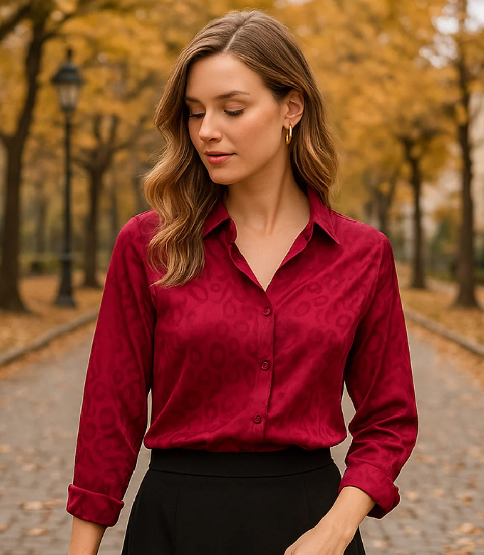 Comprar blusa social feminina em cetim seda vermelho para escritório, reuniões e looks casuais refinados em promoção ZARA

