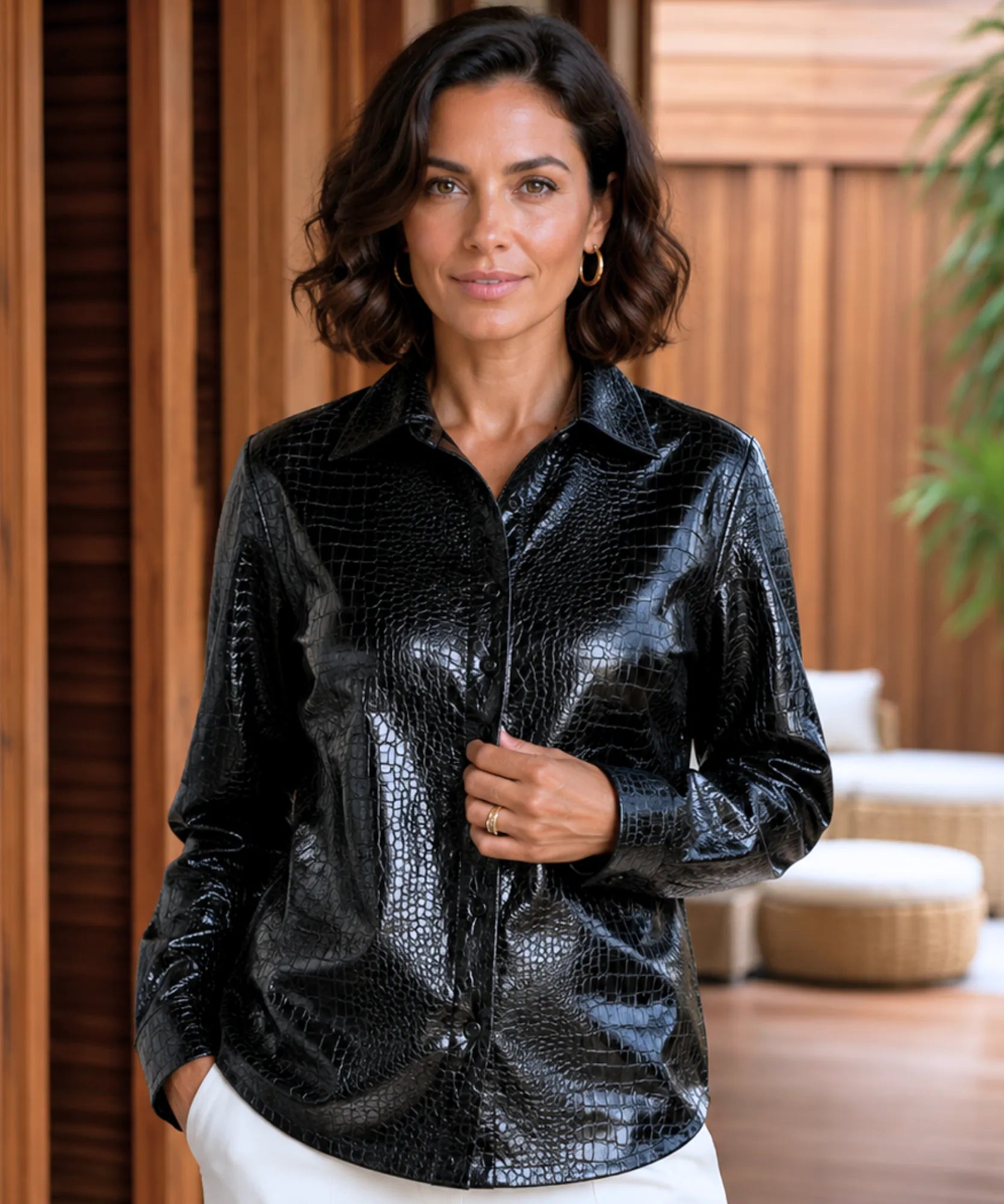Comprar blusa social feminina couro ecológico textura croco manga longa estruturada elegante preta barato em promoção ANELLIMN