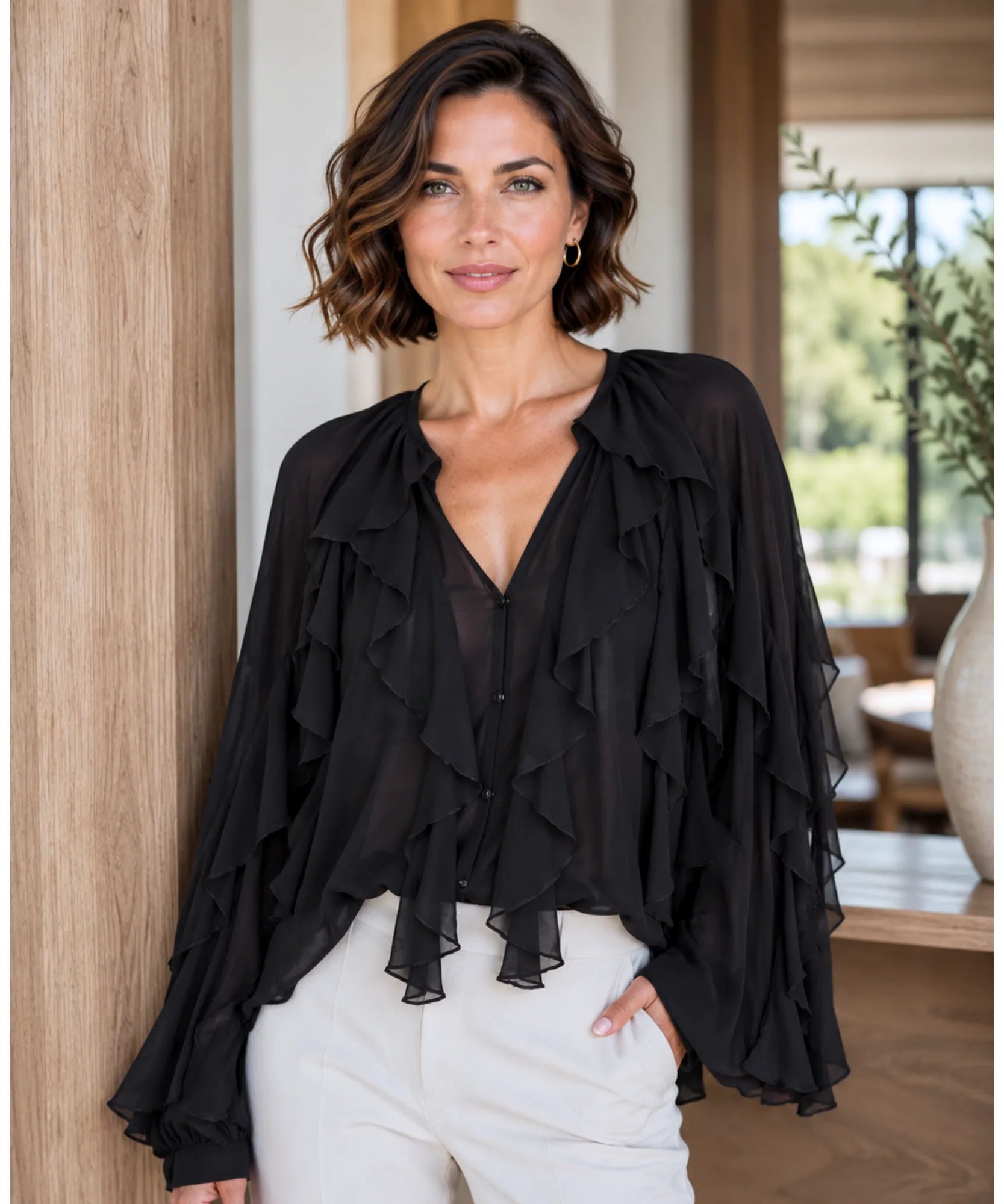 Comprar blusa social feminina manga longa com babados em tecido leve e transparente para looks elegantes no trabalho ou eventos sociais barato ANELLIMN