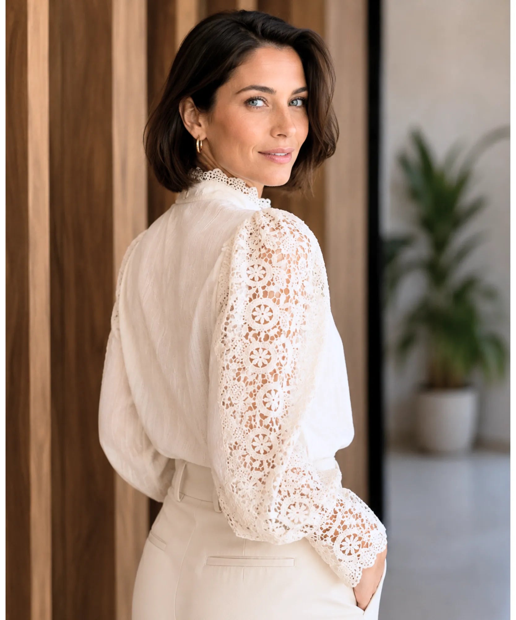 Comprar blusa social feminina renda  para looks sofisticados no trabalho ou eventos barato ANELLIMN