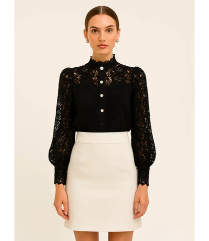 Comprar blusa social feminina renda Preto para looks sofisticados no trabalho ou eventos em promoção Amaro