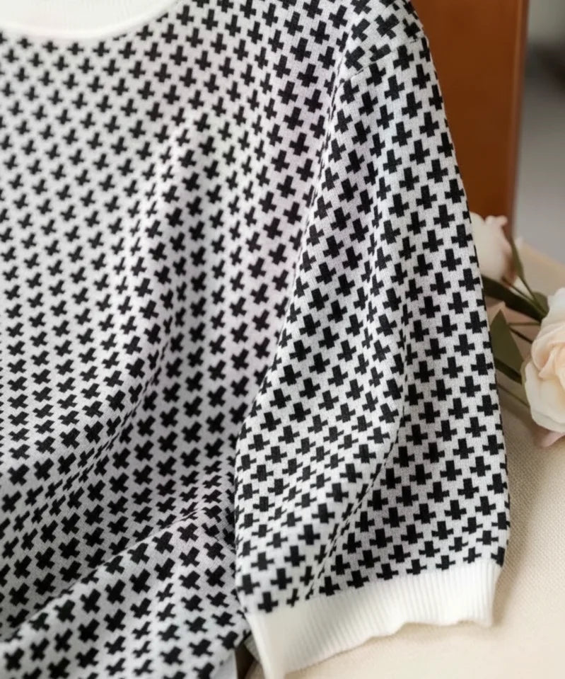 Comprar blusa social feminina tricot canelada quadriculada preta branca elegante manga curta trabalho escritório barato ANELLIMNS