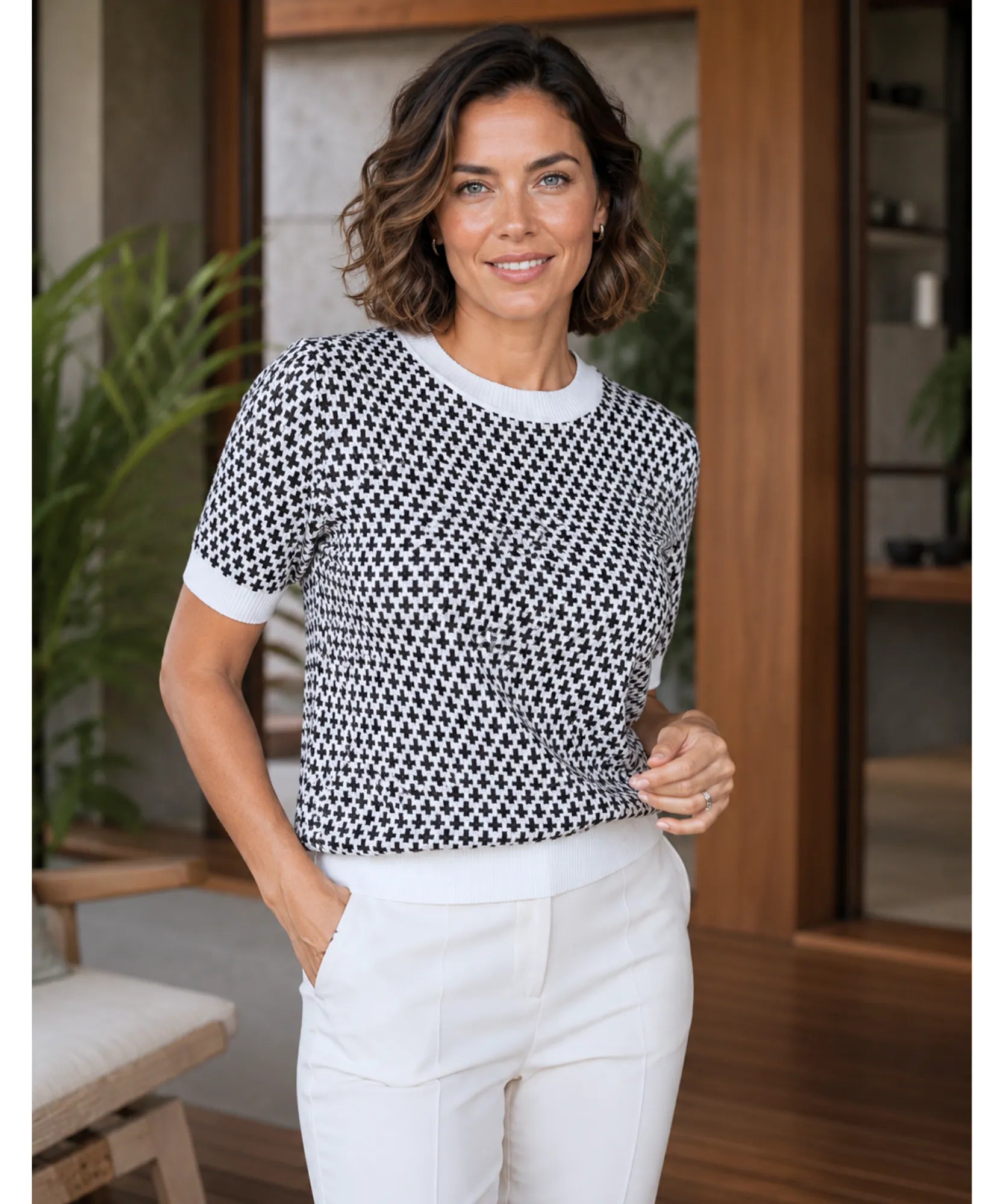 Comprar blusa social feminina tricot canelada quadriculada preta branca elegante manga curta trabalho escritório barato ANELLIMN 