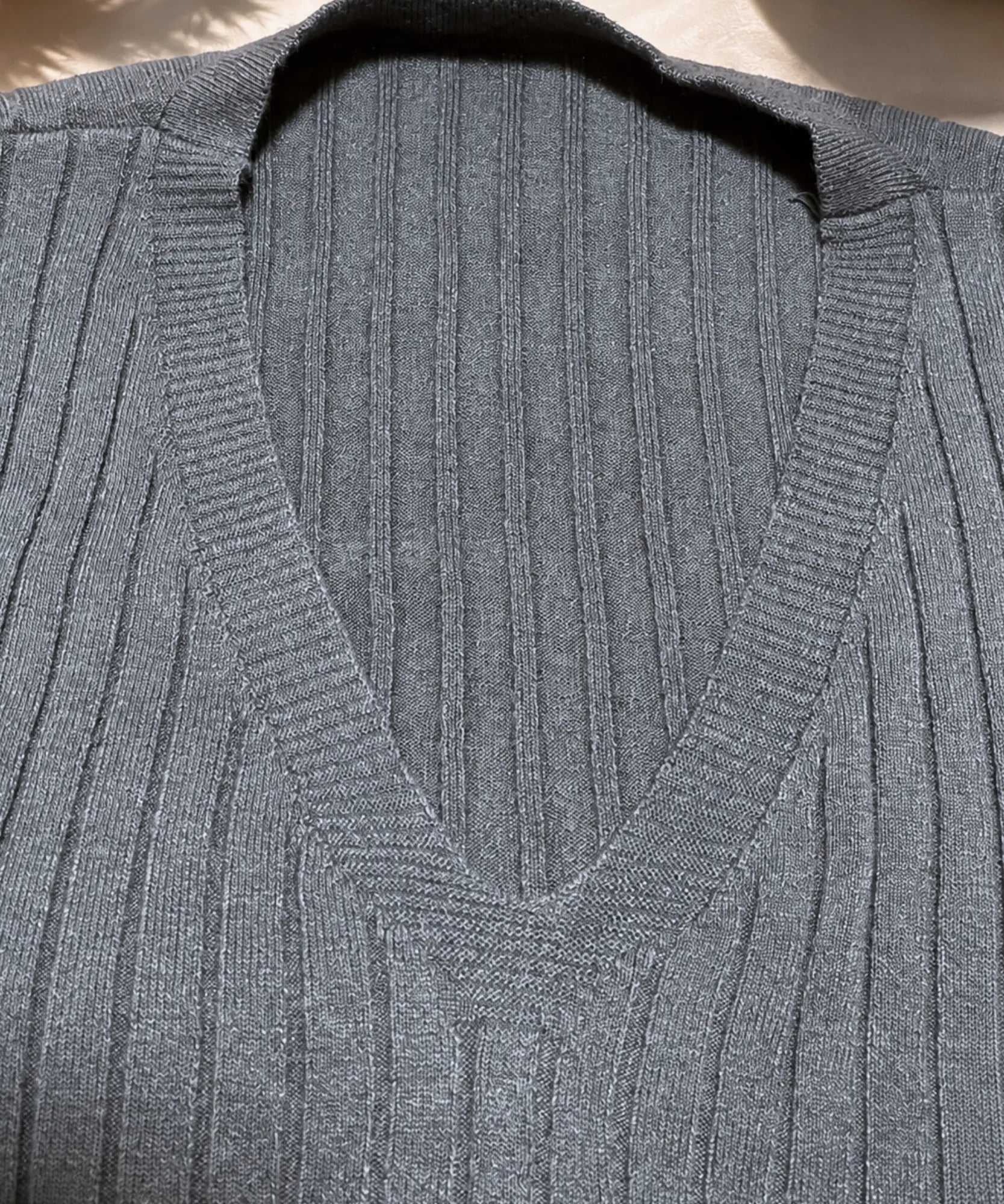 Comprar blusa tricot feminina canelada decote v barato Anellimn