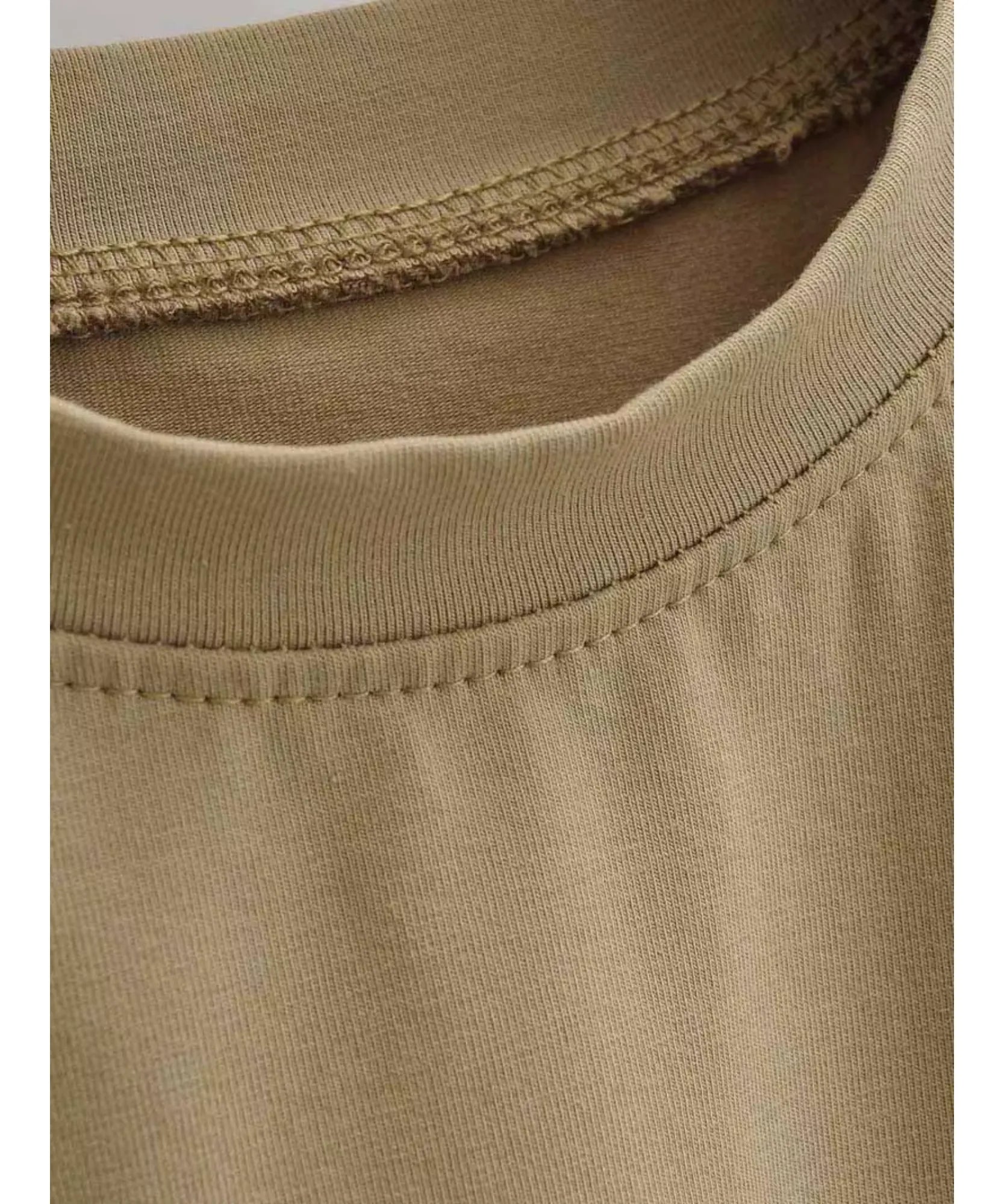 Comprar body feminino sem manga com ombreira bege barato Anellimn