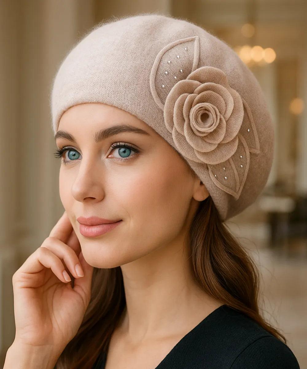 Boina feminina de lã bege com flor bordada para looks sofisticados de inverno com estilo europeu elegante em promoção ANELLIMN
