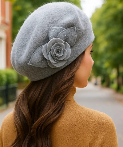 Boina Feminina de Lã com Flor e Bordado Elegante | Campbell