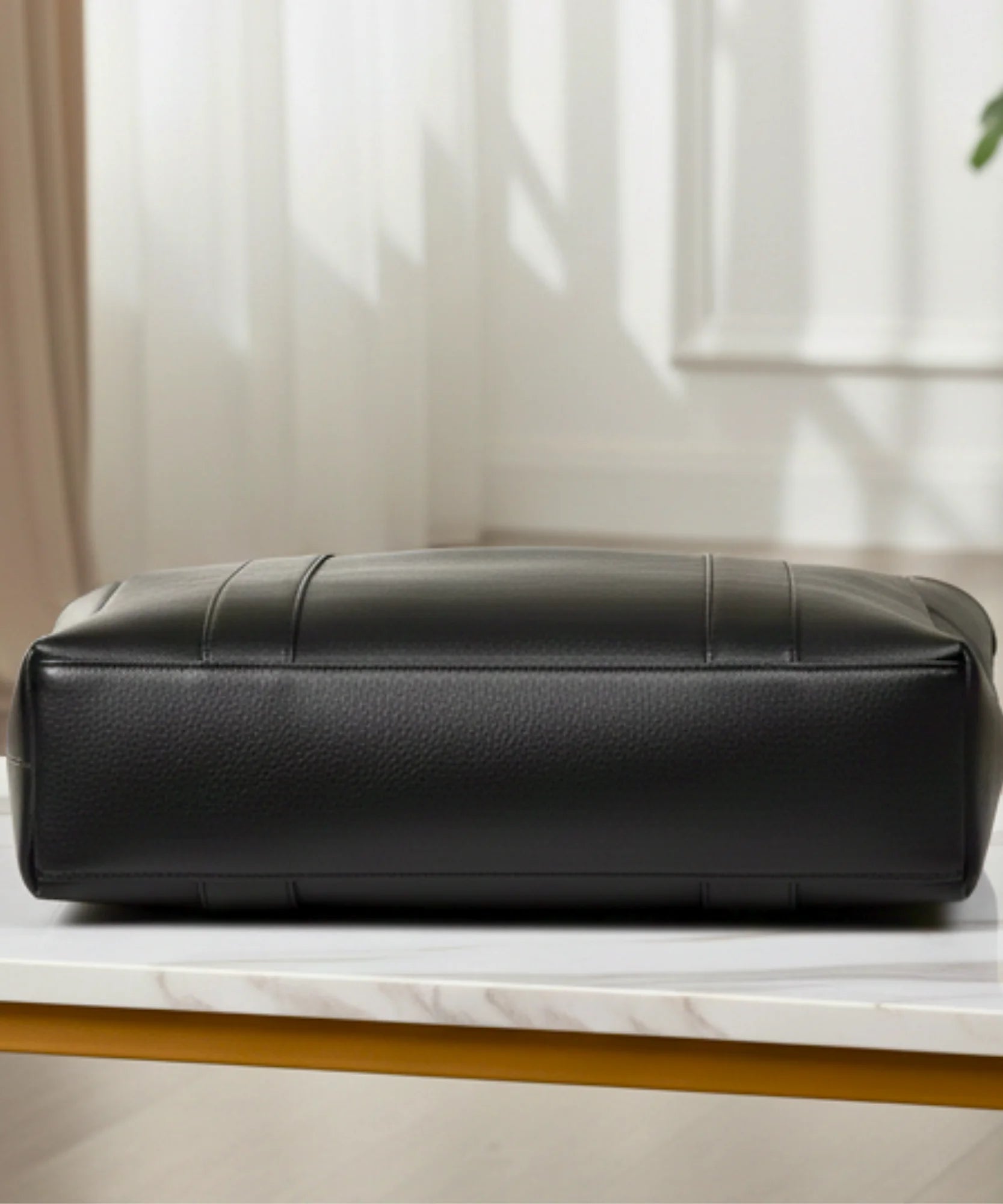 Comprar bolsa feminina grande couro sintético tote preta espaçosa para trabalho faculdade e notebook barato ANELLIMN