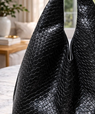 Comprar bolsa feminina média textura trançada hobo com alça ombro espaçosa barato ou em promoção
