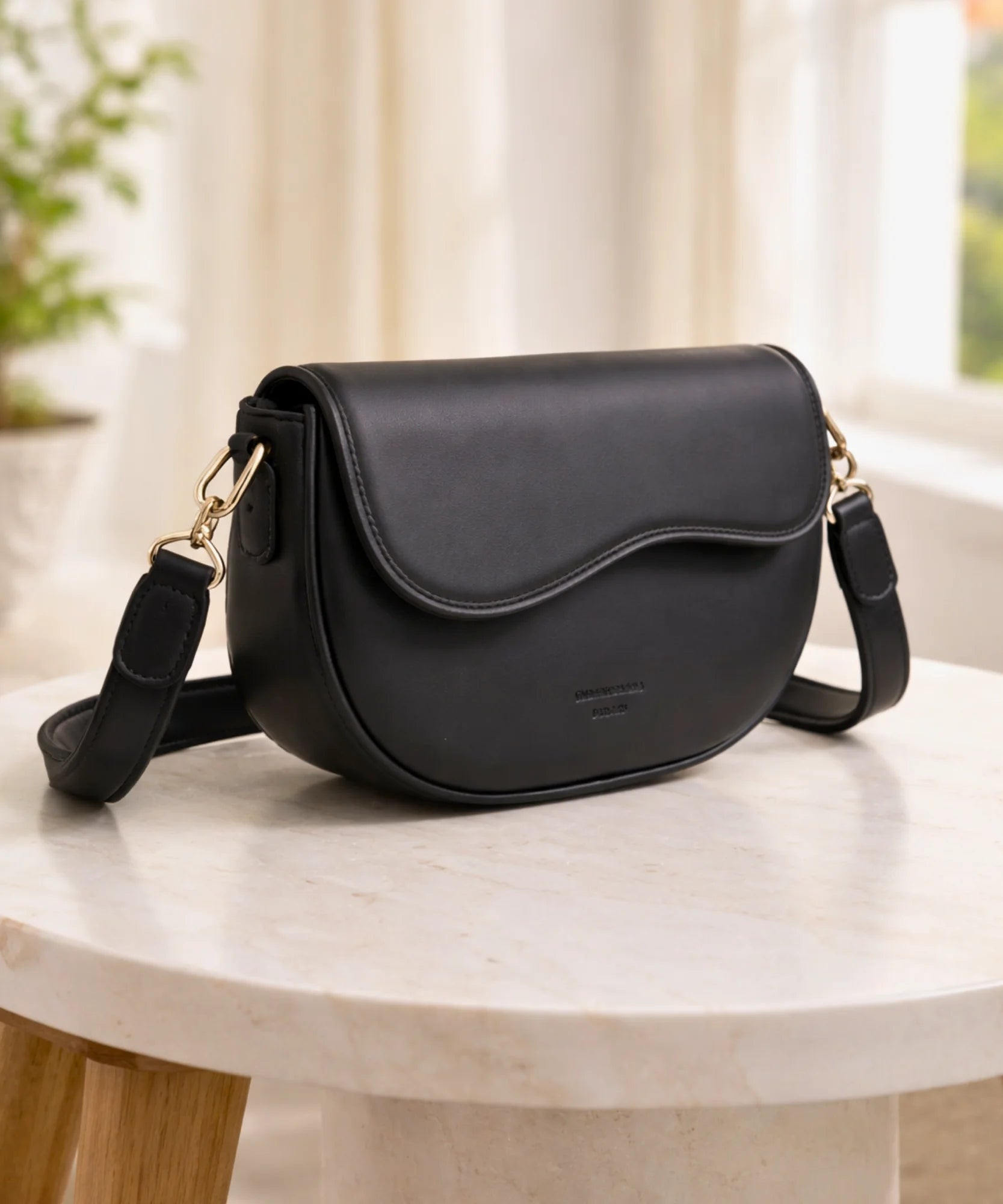 Bolsa transversal feminina couro sintético meia lua com alça larga ajustável look casual comprar barato ANELLIMN