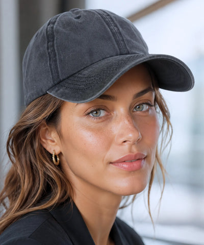 Boné feminino aba curva preto lavado em algodão estonado, modelo de perfil