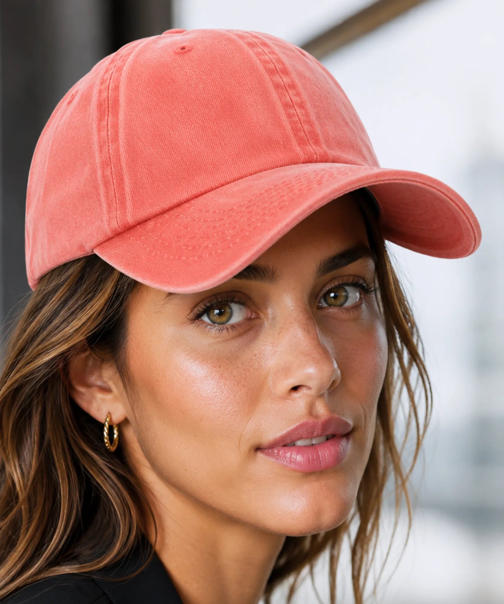 Boné feminino aba curva vermelho desbotado em tom coral, algodão estonado