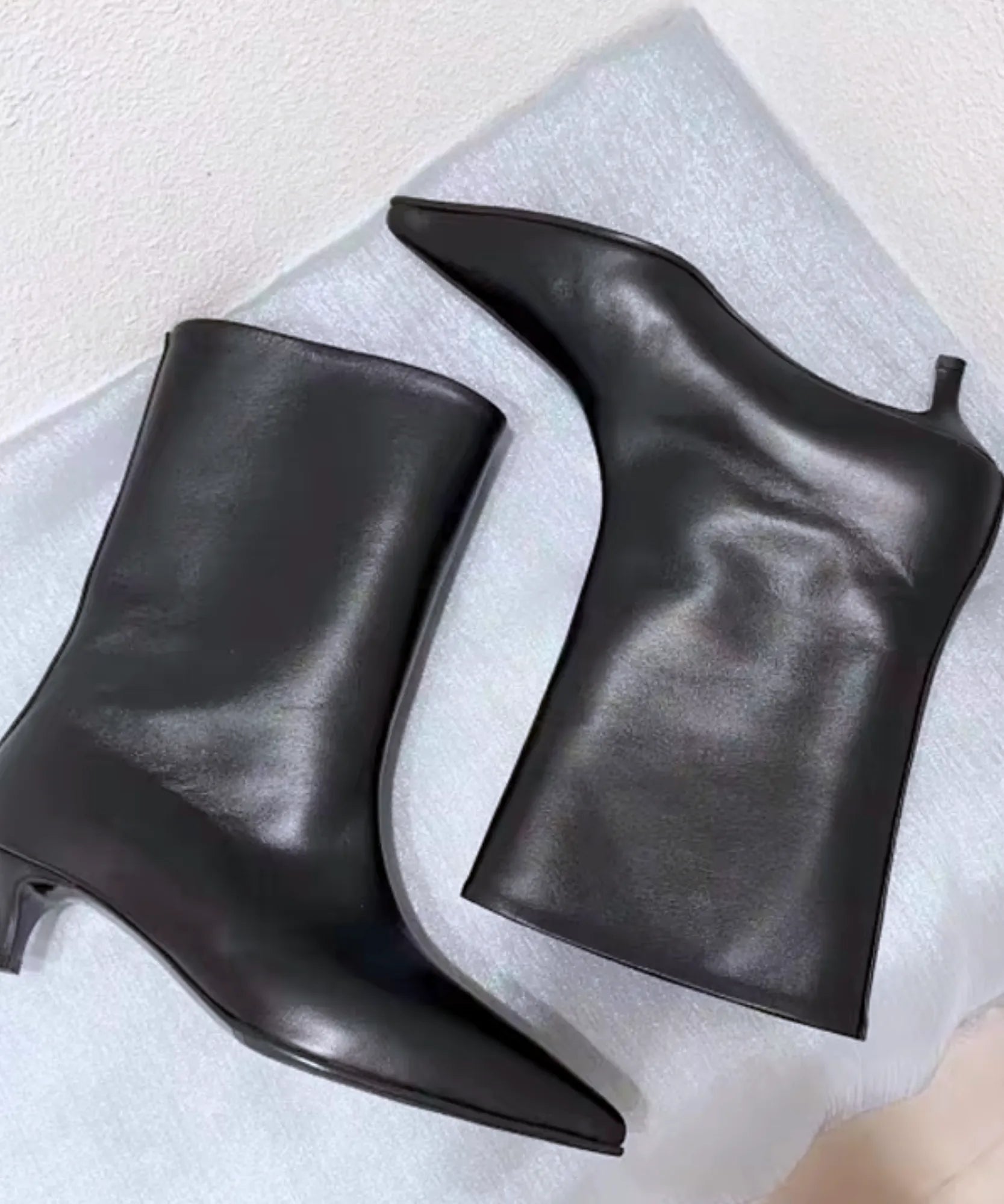 Comprar bota bico fino feminina cano médio couro sintético salto baixo elegante promoção VIZZANO