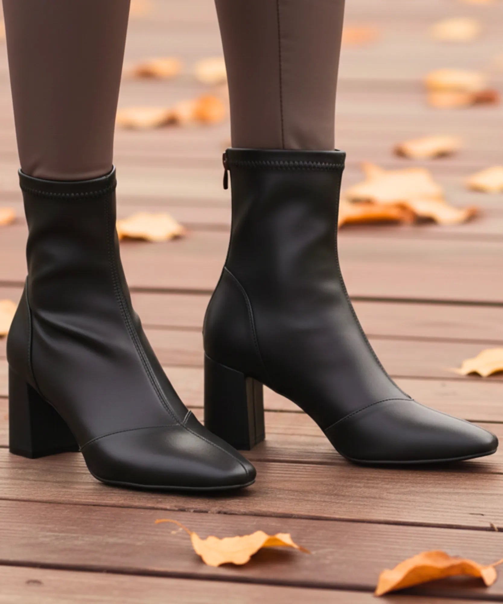 Comprar bota bico quadrado feminina couro elástico salto bloco 7cm zíper metal sola borracha promoção AREZZO