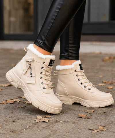 Comprar bota cano curto feminina couro sintético forro pelinho inverno plataforma com zíper lateral barata
