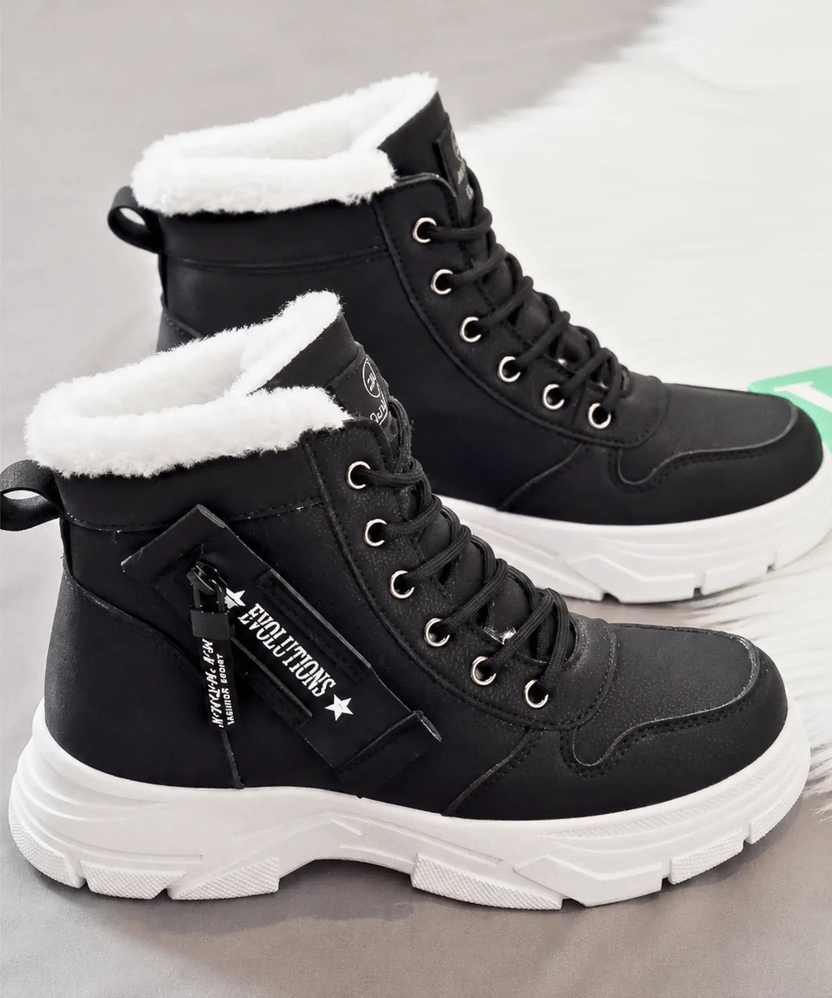 Comprar bota cano curto feminina couro sintético forro pelinho inverno plataforma com zíper lateral barata