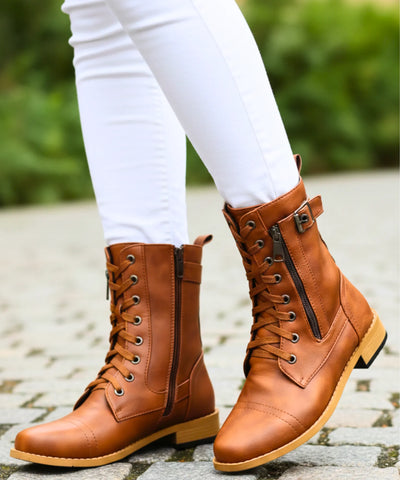 Comprar bota coturno feminina couro ecológico cano médio zíper lateral salto bloco solado antiderrapante AREZZO