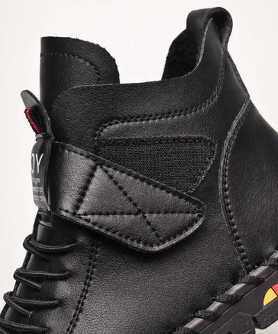 Comprar bota feminina cano curto couro sintético com forro pelúcia e velcro barato ou em promoção