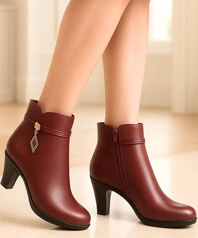Comprar bota feminina cano curto com salto baixo e forro térmico antiderrapante para inverno e uso diário em promoção AREZZO 
