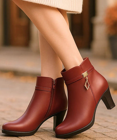 Comprar bota feminina cano curto com salto baixo e forro térmico antiderrapante para inverno e uso diário em promoção AREZZO 
