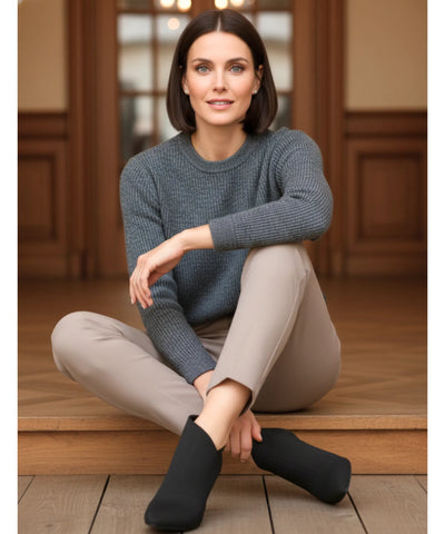 Comprar bota feminina cano curto com salto fino e bico elegante para looks urbanos sofisticados barato AREZZO