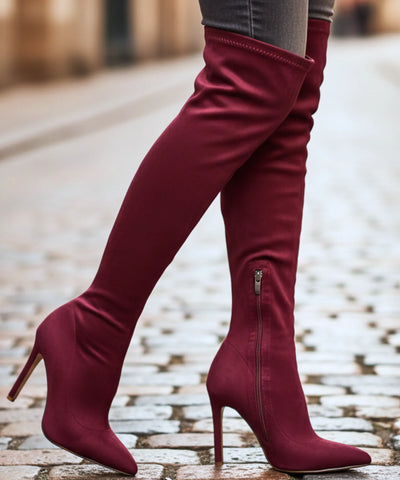 Comprar bota feminina cano longo em camurça salto fino e bico elegante para looks de inverno sofisticados AREZZO