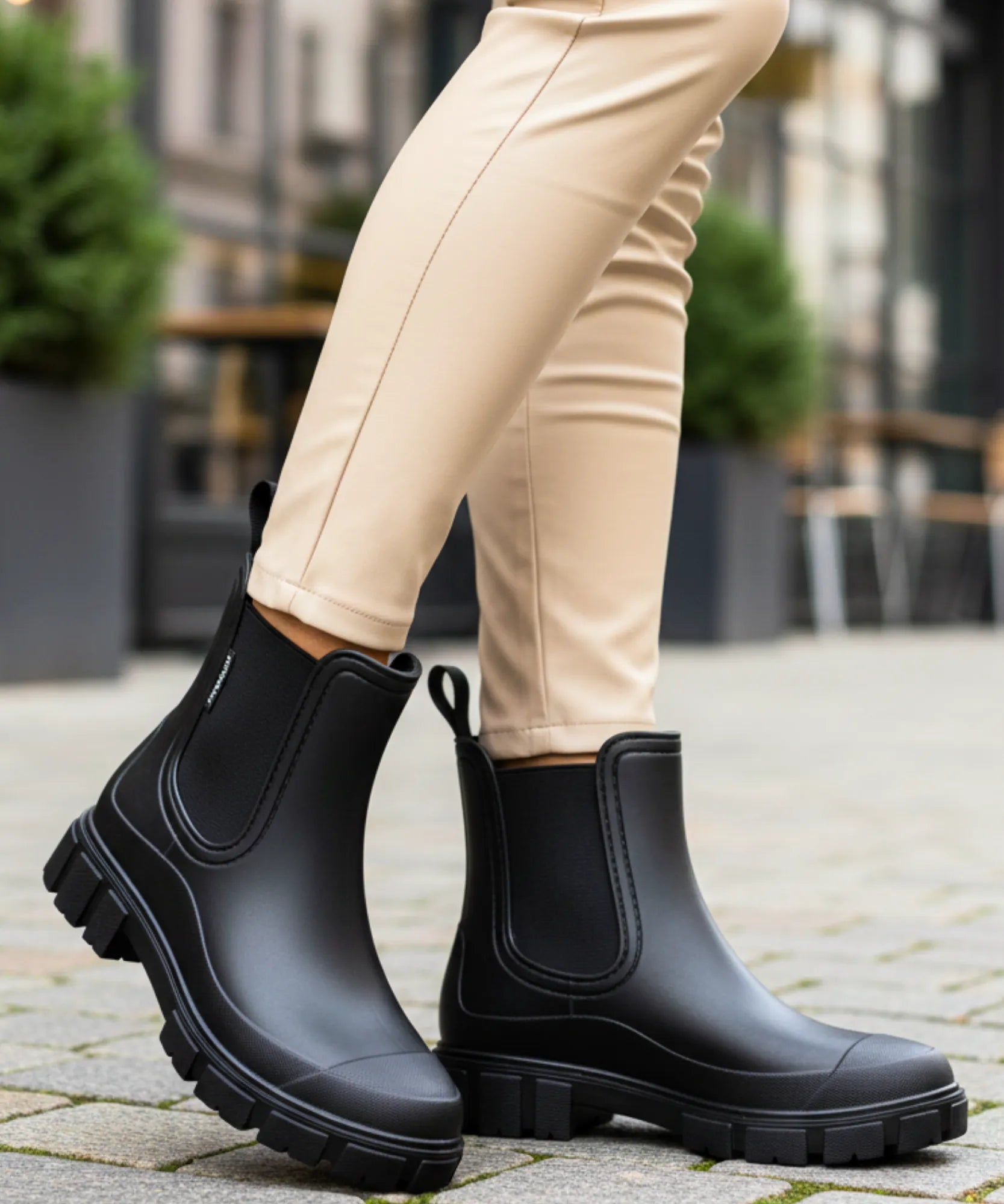 Comprar bota chelsea feminina impermeável PVC solado tratorado antiderrapante forro respirável em promoção ANELLIMN